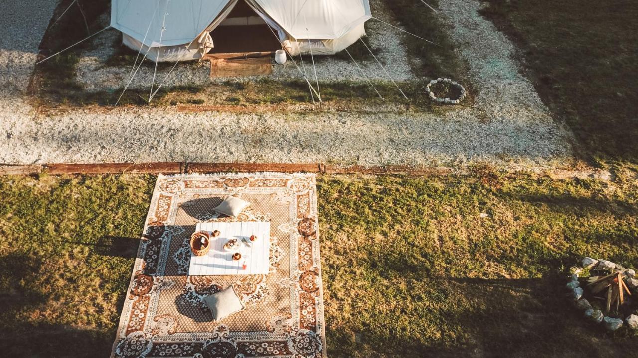 Bozsky Glamp Hotel Валтис Екстериор снимка
