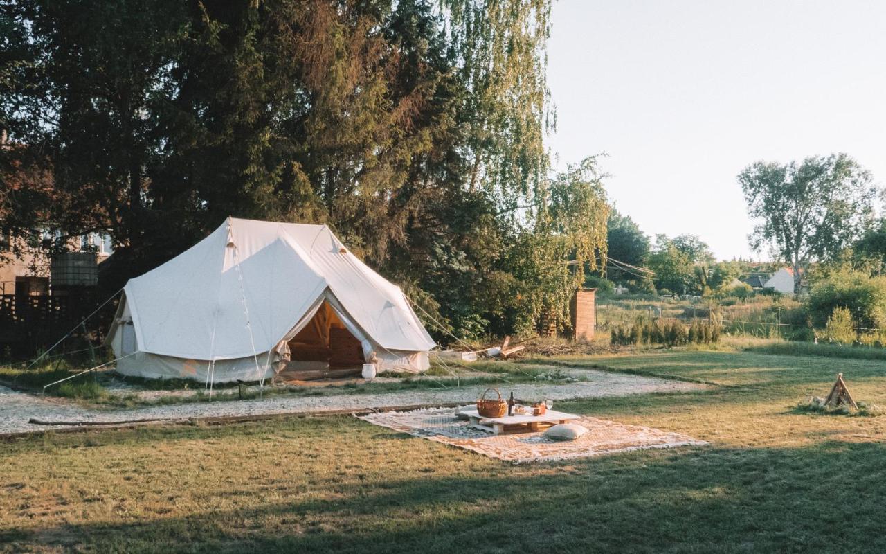 Bozsky Glamp Hotel Валтис Екстериор снимка