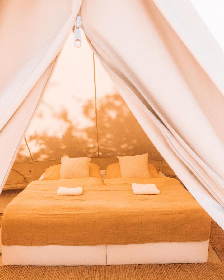 Bozsky Glamp Hotel Валтис Екстериор снимка