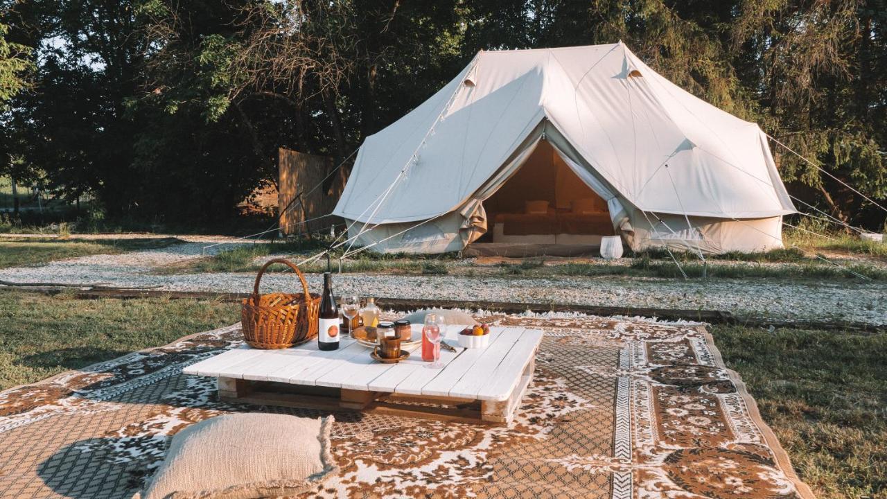Bozsky Glamp Hotel Валтис Екстериор снимка