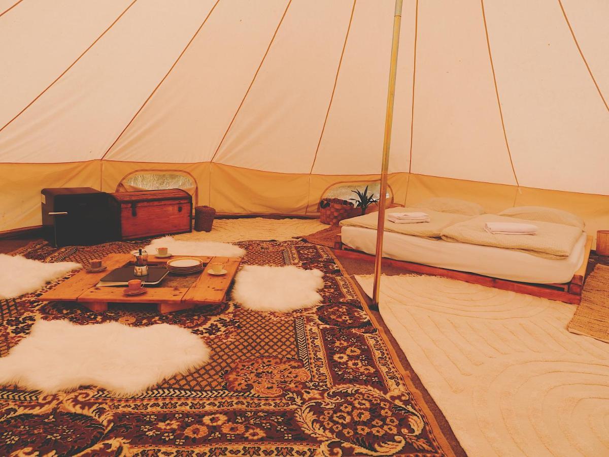 Bozsky Glamp Hotel Валтис Екстериор снимка