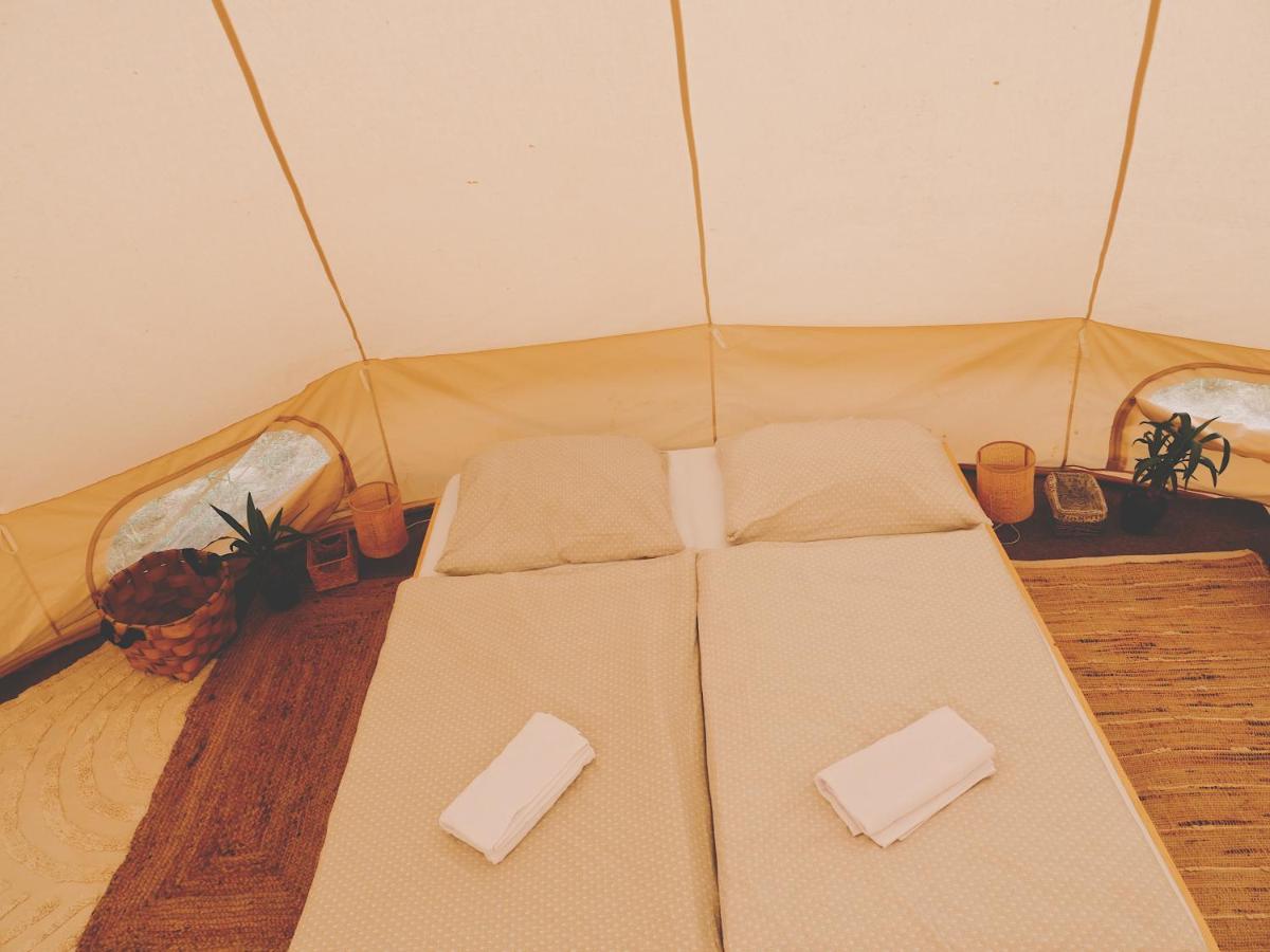 Bozsky Glamp Hotel Валтис Екстериор снимка